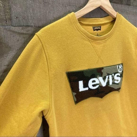 Levi's Long-Sleeve Camo Logo Crewneck Sweatshirt - Picture 3 of 9